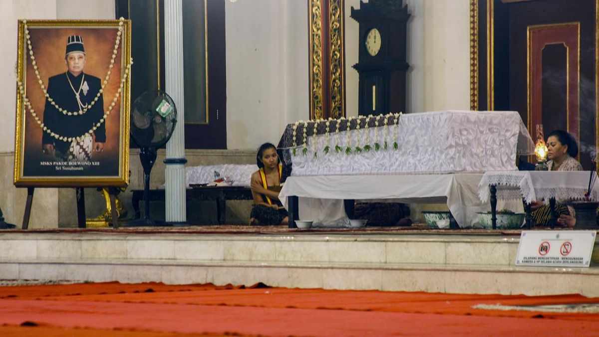 PB XIII Dimakamkan Sementara di Kedhaton Girimulyo Imogiri