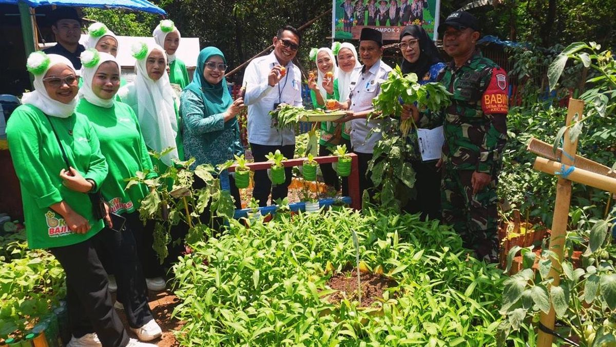 Pertamina Patra Niaga Sulawesi Ajak Kelompok Wanita Tani Panen Bersama