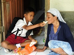 Fazri, Siswa SD di Pangandaran yang Selalu Sisihkan MBG untuk Nenek