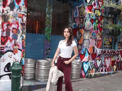 Potret Tissa Biani Nikmati Liburan di Australia, Intip Gayanya yang Santai dan Stylish