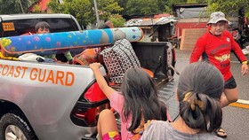 Hampir 156 Ribu Warga Filipina Dievakuasi Imbas Topan Kalmaegi