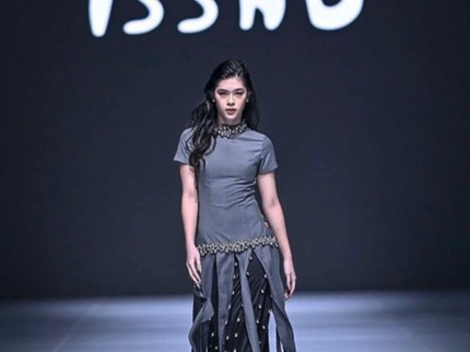 Kayra Miendra Anak Tora Sudiro Curi Perhatian saat Catwalk di JFW, Intip Potretnya