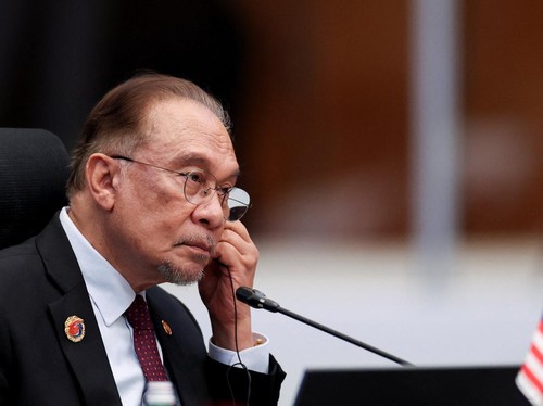 Malaysia's Prime Minister Anwar Ibrahim attends the 28th ASEAN-Japan Summit, as part of the 47th ASEAN Summit in Kuala Lumpur, Malaysia October 26, 2025. REUTERS/Chalinee Thirasupa/Pool