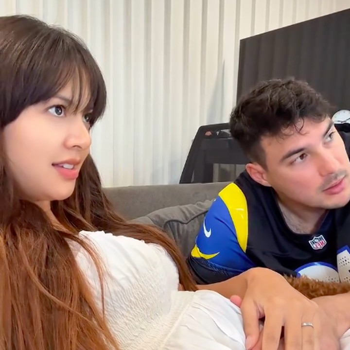 <p>Aurelie pertama kali mengumumkan kehamilannya pada akhir Juli lalu, Bunda. Pada September, keduanya mengadakan gender reveal dan mengungkap jenis kelamin anak pertama mereka adalah laki-laki. Aurelie resmi menikah dengan Tyler pada 30 Desember 2025. Setelah menikah, Aurelie memutuskan menetap di Amerika Serikat untuk mendampingi suaminya bekerja di sana. (Foto: Instagram @aurelie)</p>