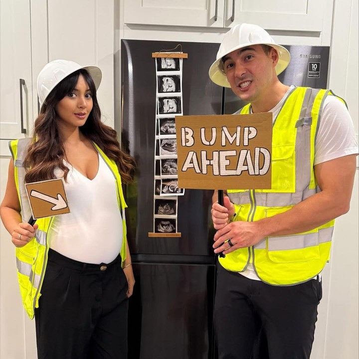 <p>Melalui media sosial, Aurelie juga sering membagikan perjalanan kehamilan pertamanya ke publik. Belum lama ini, Aurelie mem-posting fotonya bersama sang suami yang kompak mengenakan safety helmet berwarna putih, serta rompi kuning dan abu-abu. Pasangan yang resmi menikah akhir tahun lalu ini kompak menunjuk <em>baby bump</em> kehamilan Aurelie yang sudah terlihat besar. "BUMP AHEAD, kami butuh ide untuk tahun depan (dengan bayi Thomas!)," tulis Aurelie dalam unggahan ini. (Foto: Instagram @aurelie)</p>