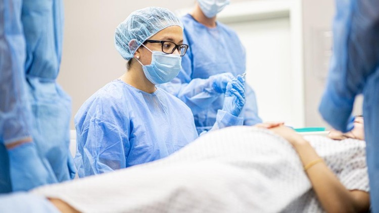 Ilustrasi Melahirkan