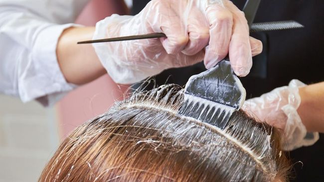 Perempuan China Idap Penyakit Ginjal Akibat Keseringan Ganti Warna Rambut, Ini Gejala yang Dialami