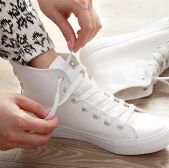 8 Cara Mencuci Sepatu Agar Bersih Maksimal, Tetap Awet, dan Tidak Berbau
