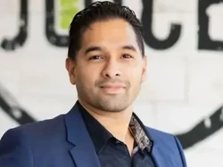 Kisah Tukang Cuci Piring yang Kini Memiliki 250 Restoran