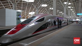 Ribuan Turis Malaysia Ramai-ramai Naik Whoosh saat Libur Nataru