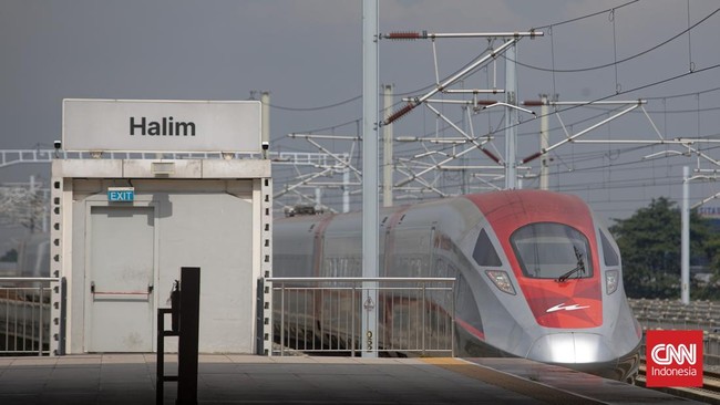 KPK terus selidiki dugaan korupsi proyek kereta cepat Jakarta-Bandung. Respon Prabowo yang ambil tanggung jawab dianggap dukungan untuk penegakan hukum.