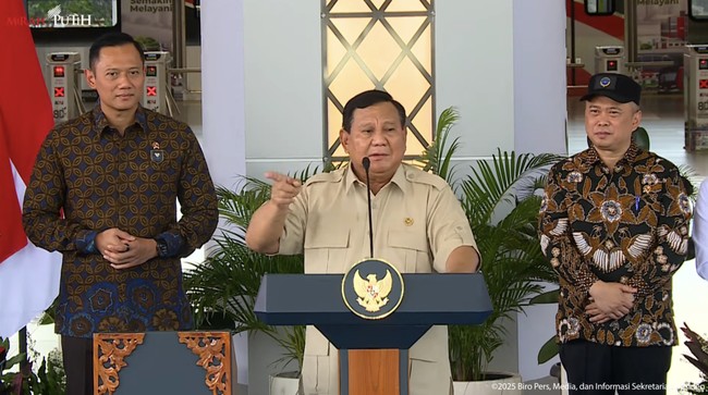 Presiden Prabowo Subianto optimistis polemik utang proyek Kereta Cepat Jakarta Bandung alias Whoosh dapat teratasi.