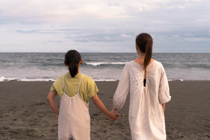 Protektif dan penuh kasih karena memiliki pola didik 