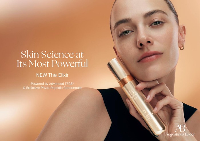 Exclusive Phyto-Peptidic Concentrate yang terkandung di dalamnya juga berperan penting dalam meningkatkan pergantian seluler dan secara nyata menghaluskan kerutan.