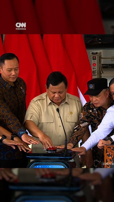 Momen Prabowo Resmikan Revitalisasi Stasiun Tanah Abang Baru