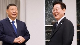 Momen Xi Jinping Beri Presiden Korsel Ponsel Xiaomi