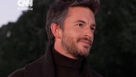 Jonathan Bailey Jadi Pria Terseksi di Dunia 2025