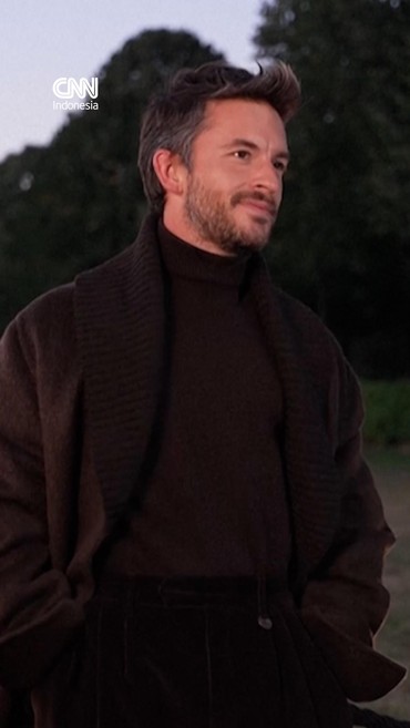 Jonathan Bailey Jadi Pria Terseksi di Dunia 2025