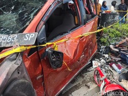 Bangkai Calya-2 Motor Terlibat Laka Maut KA Bangunkarta Digaris Polisi