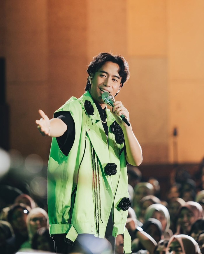 Vidi Aldiano memutuskan untuk hiatus sementara dari dunia hiburan Tanah Air. Ini  perjalanan karier Vidi Aldiano.