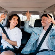 5 Etika yang Perlu Kamu Perhatikan Saat Berada di Mobil Orang Lain