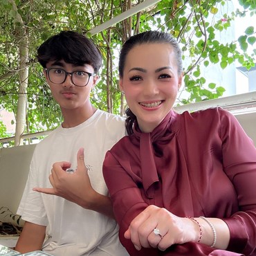 Vakum dari Dunia Hiburan, 7 Potret Christy Jusung Kini Fokus Jadi Ibu Rawat Sang Putra