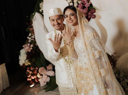 Presenter Azizah Hanum Resmi Menikah, Intip Potret Cantiknya Bersama Suami