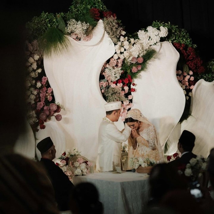 <p>Kabar tersebut dibagikan langsung oleh Hanum lewat beberapa foto yang diunggah di akun Instagram pribadinya. &ldquo;Momen yang paling berharga,&rdquo; tulis Hanum, dikutip dari laman Instagram <em>@hanummm,</em> Rabu (5/11/2025).&nbsp;(Foto: Instagram @hanummm)</p>