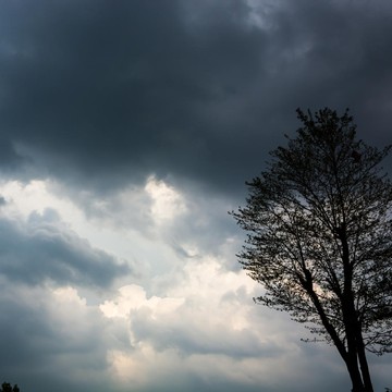 BMKG Peringatkan Masyarakat Waspada La Nina dan Aktivitas Badai Seroja