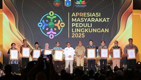 Gubernur DKI Apresiasi Penggiat Lingkungan Jakarta Lewat AMPL 2025