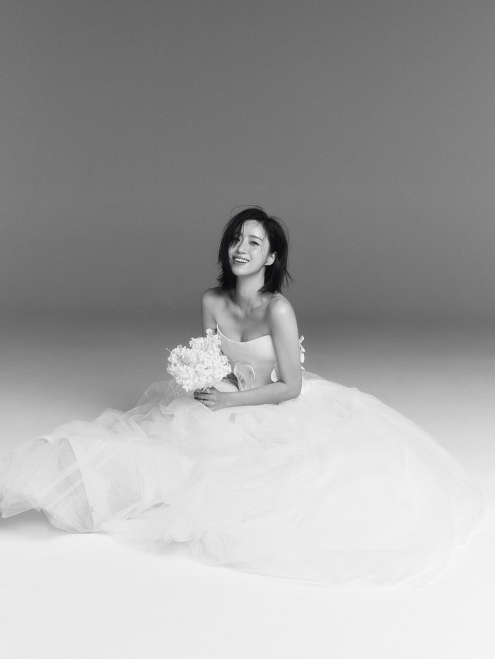 Eunjung pertama kali mengabarkan kabar pernikahannya pada (16/10) lalu. Idol kelahiran 1988 tersebut meminta restu dan dukungan para penggemar mengenai pernikahannya yang direncanakan berlangsung pada (30/11) di Seoul./ Foto: instagram.com/eunjung.hahm