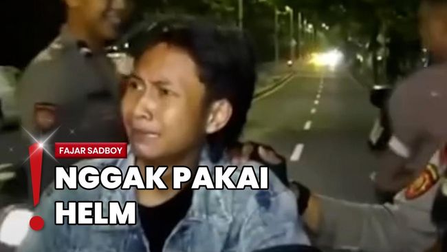 Fajar Sadboy Kena Tilang Polisi, Ekspresi Sedihnya Ditertawakan