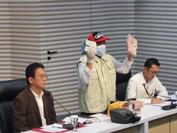 Penampakan Gepokan Uang Asing-Rupiah yang Disita KPK Saat OTT Gubernur Riau