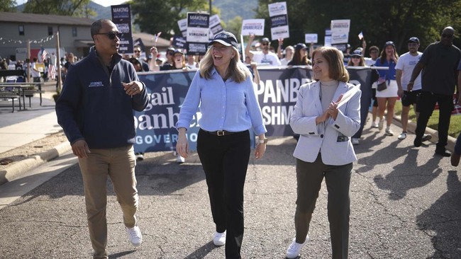 Kandidat dari Partai Demokrat Ghazala Hashmi menang pemilihan wakil gubernur (lieutenant governor) negara bagian Virginia, Amerika Serikat, Selasa (4/11).