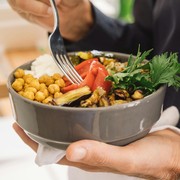 5 Kebiasaan Sebelum Tidur yang Bantu Bakar Lemak Tubuh