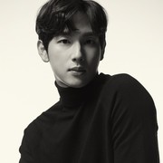 Siap Mulai Awal Baru, Im Si Wan Resmi Gabung Agensi THEBLACKLABEL