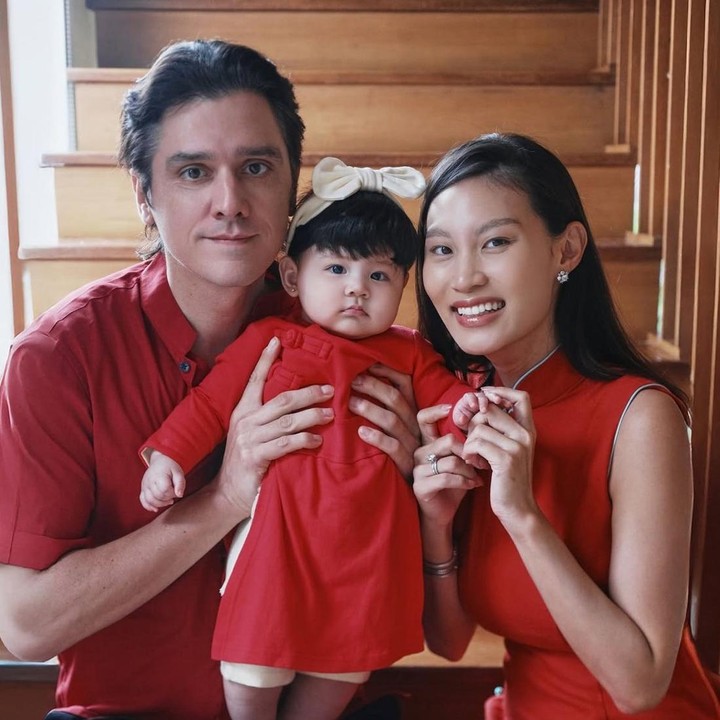 <p>Model cantik Patricia Gouw menikah dengan pria asal Australia bernama Daniel Bertoli pada tahun 2023, Bunda. Dari pernikahannya, pasangan ini telah dikaruniai seorang putri yang diberi nama Zoe Harper Bertoli. (Foto: Instagram @patriciagouw)</p>