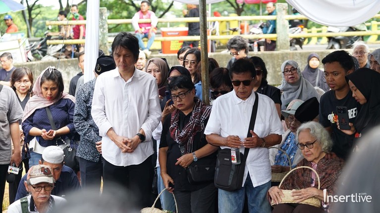 Pemakaman Musisi Senior Totok Sardjan Mertua Once Mekel