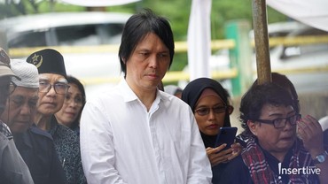 Once Mekel Ungkap Penyebab Ayah Mertua Meninggal Dunia