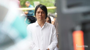 Update Informasi Selebriti InsertLive : 7 Potret Pemakaman Musisi Senior Totok Sardjan Mertua Once Mekel Penuh Air Mata