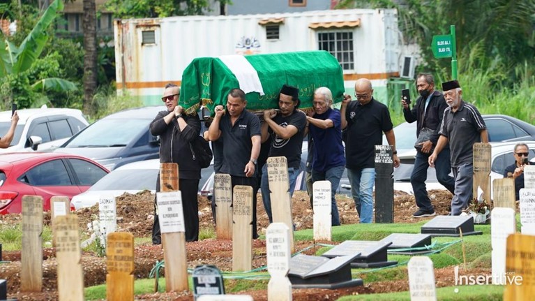 Pemakaman Totok Sardjan Mertua Once Mekel