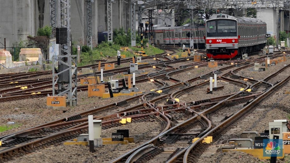 KAI Mau Impor 23 Trainset KRL Bekas Jepang, Ini Respons Menhub