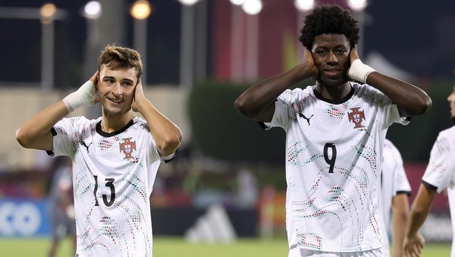 Persaingan pencetak gol terbanyak atau top skor Piala Dunia U-17 2025 berlangsung ketat sejak matchday pertama.