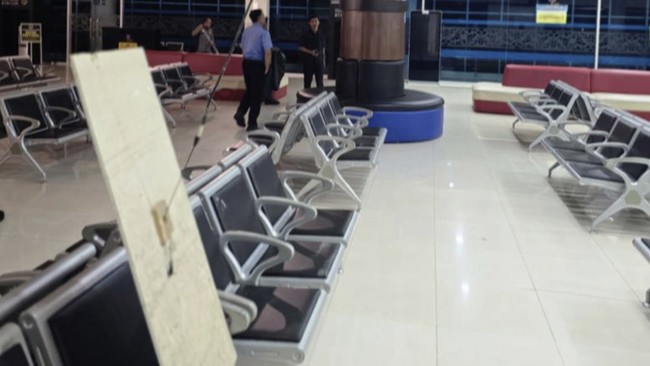 Gempa M 4,8 mengguncang Tarakan, Kalimantan Utara. Plafon bandara Juwata Tarakan terlepas.