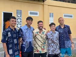 Senangnya Pemain PSS Sleman Dapat Batik Usai Latihan, dari Siapa?