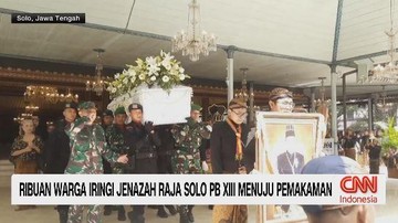 VIDEO: Ribuan Warga Iringi Jenazah Raja Solo PB XIII Menuju Pemakaman