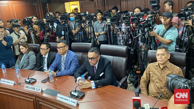 MKD DPR RI memutuskan Adies Kadir dan Uya Kuya tidak melanggar etik buntut gelombang demo 25-31 Agustus lalu.