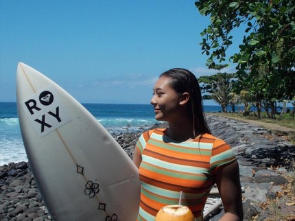Suri Jabrik Ponakan Luna Maya yang Cantik dan Jago Surfing, Intip Potretnya