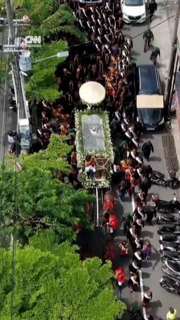 Suasana Kirab Kereta Rata Pralaya Pemakaman Pakubuwono XIII