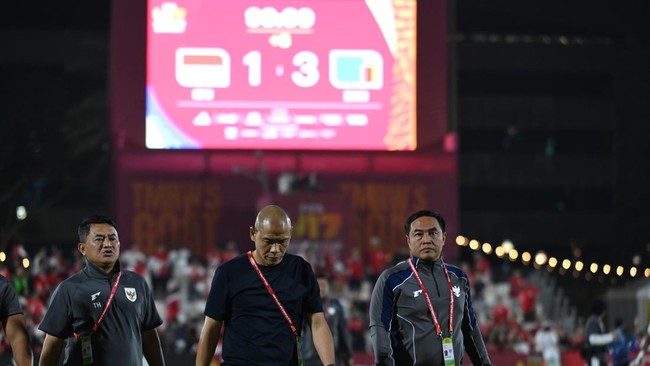 Pelatih Timnas Indonesia U-17 Nova Arianto buka suara usai tim arahannya kalah dari Zambia pada matchday pertama Grup H Piala Dunia U-17 2025, Selasa (4/11).